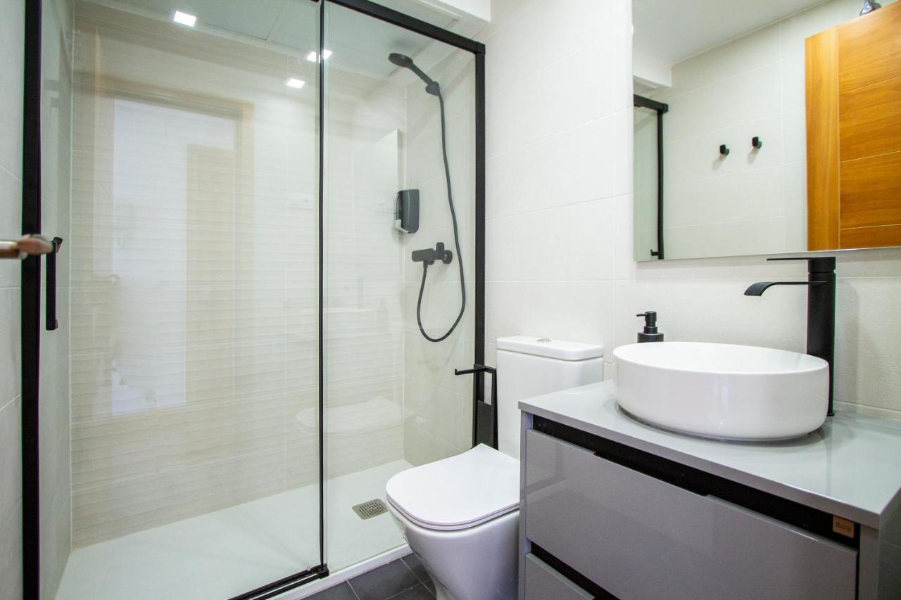 Apartamentos Castilla Luz Business Мадрид Екстер'єр фото