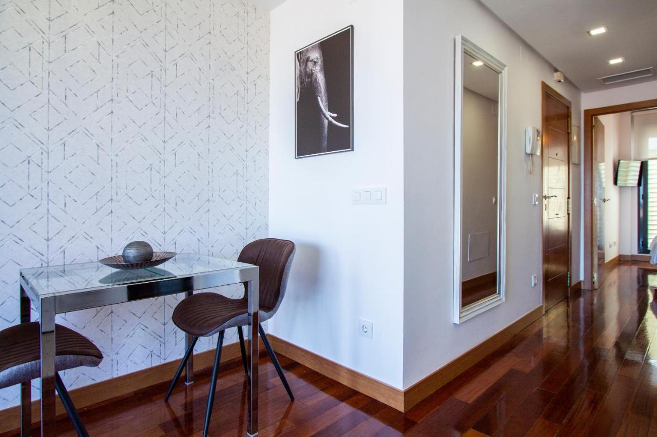 Apartamentos Castilla Luz Business Мадрид Екстер'єр фото