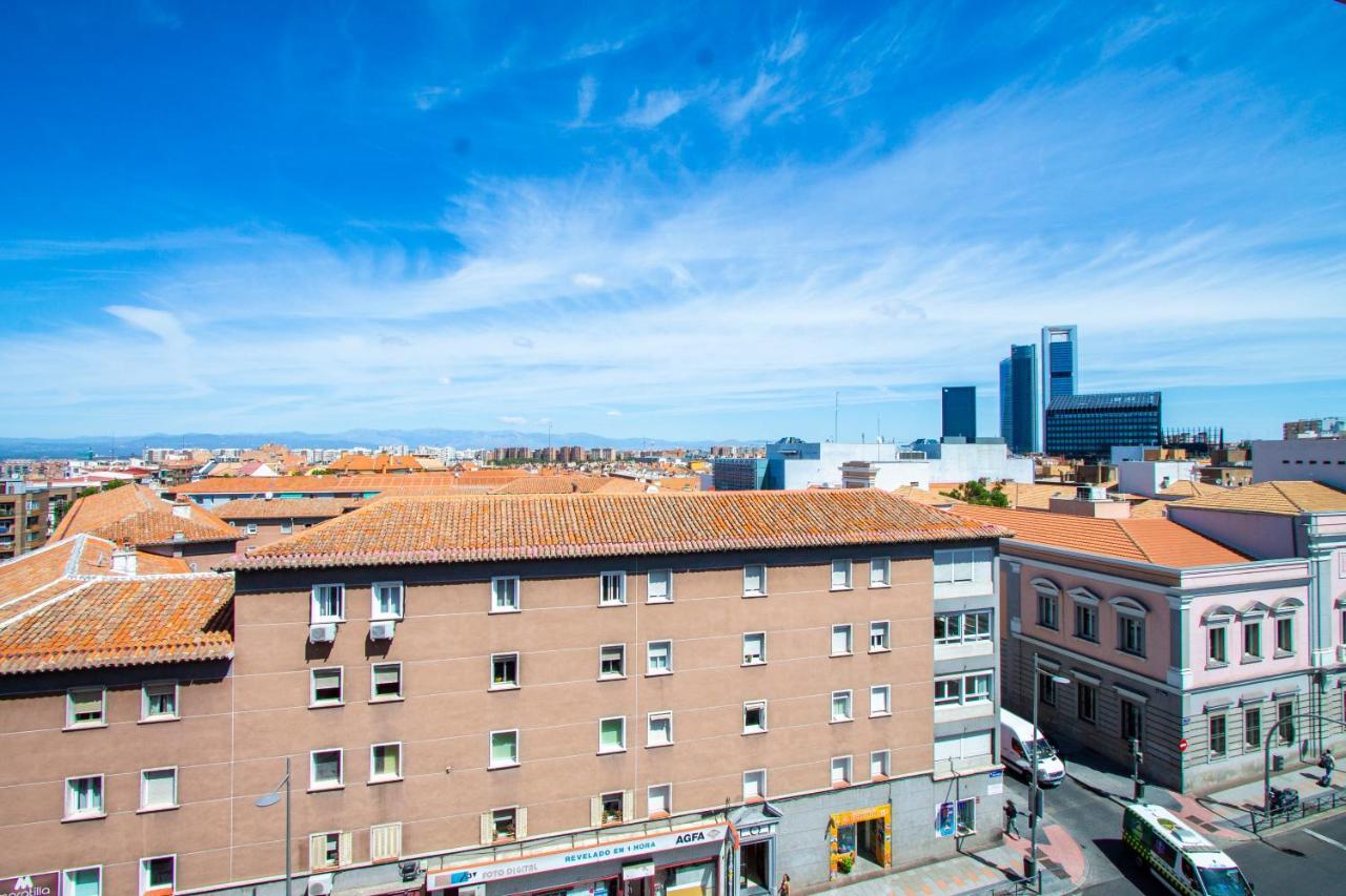 Apartamentos Castilla Luz Business Мадрид Екстер'єр фото