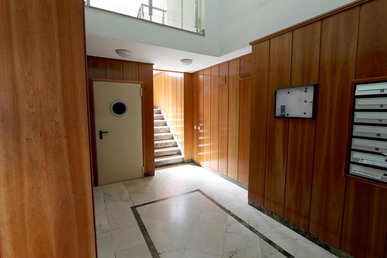 Apartamentos Castilla Luz Business Мадрид Екстер'єр фото